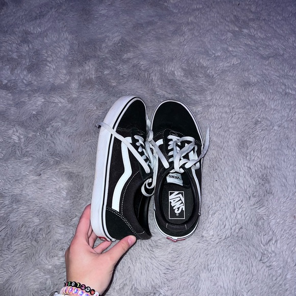 Vans - Picture 2 of 4